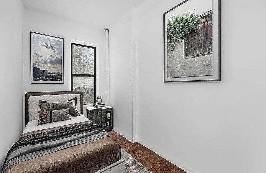 Building Photo - 207 Madison St