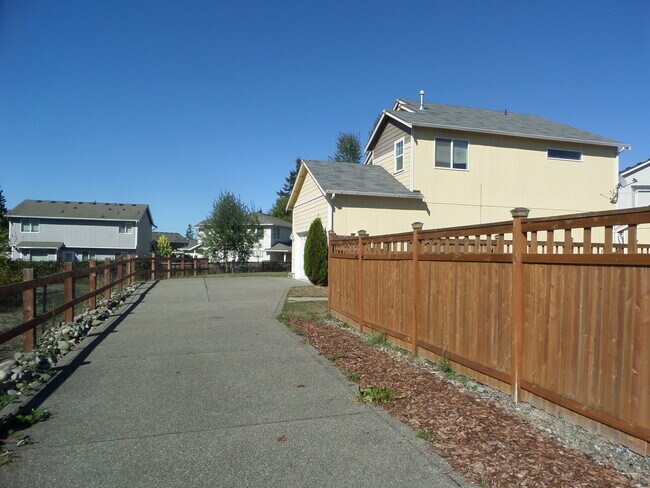 Building Photo - 1117 183 St Ct E