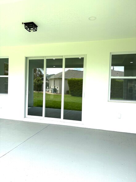 Patio - 4260 Baudelaire Ct