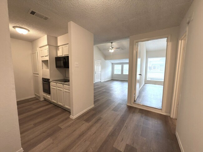 Building Photo - Charming 1 Bedroom Unit in Dallas!