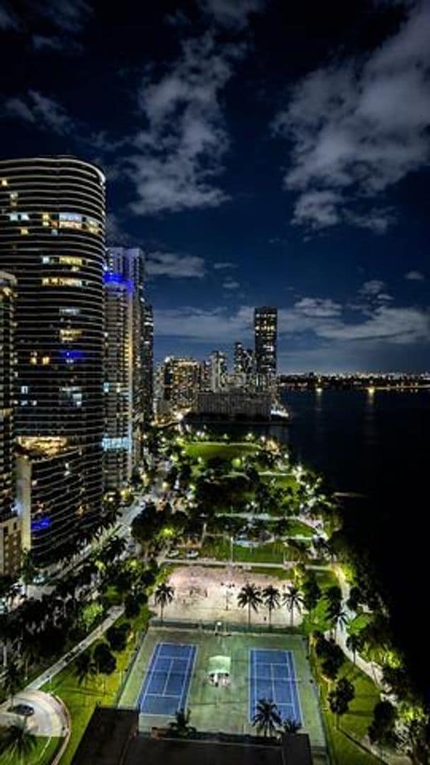 Building Photo - 1717 N Bayshore Dr