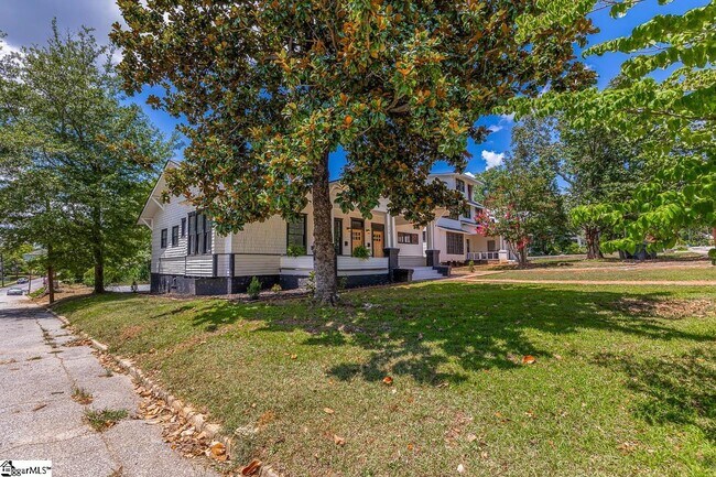 Building Photo - 536 Peronneau St