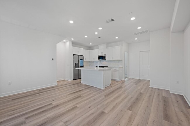 Building Photo - 2245 Epoca Wy