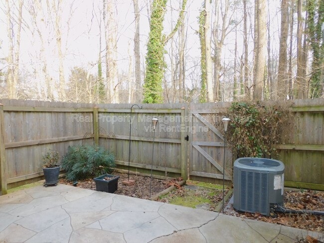 Building Photo - 2418 Cottage Pl