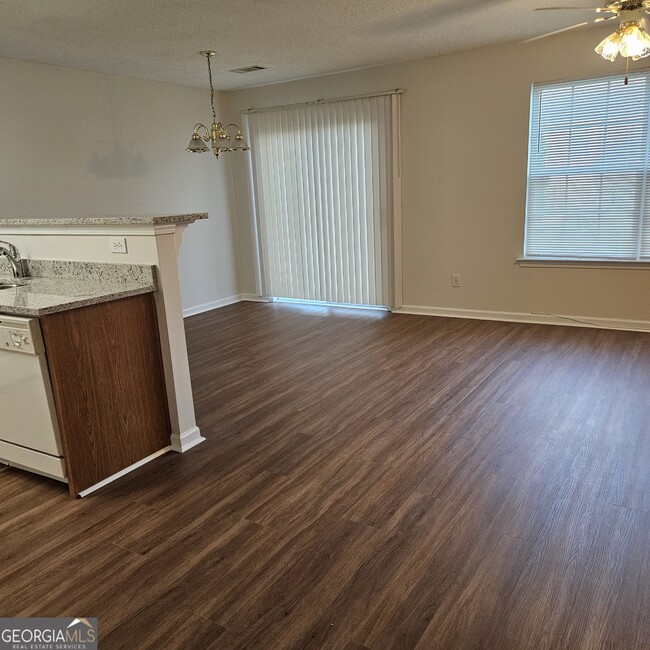 Building Photo - 7242 Alicias Way