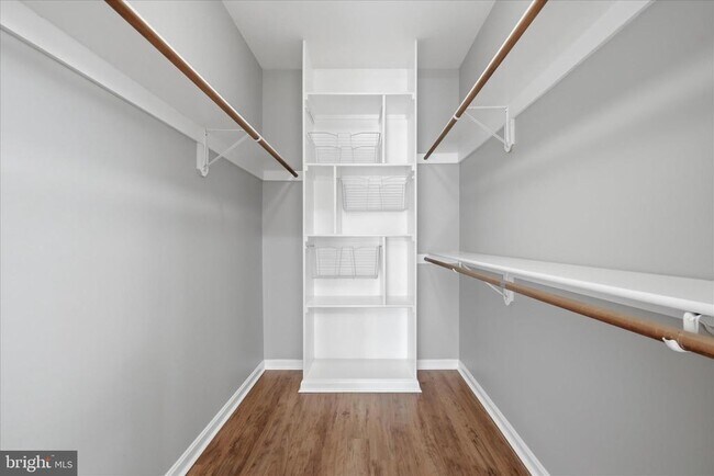 Building Photo - 102 Bramble Ct