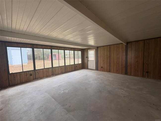 Building Photo - 3329 Roxana Rd