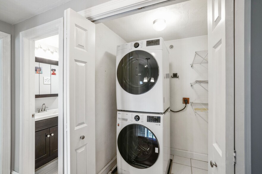 In-Unit Washer and Dryer - 1 Eddy St