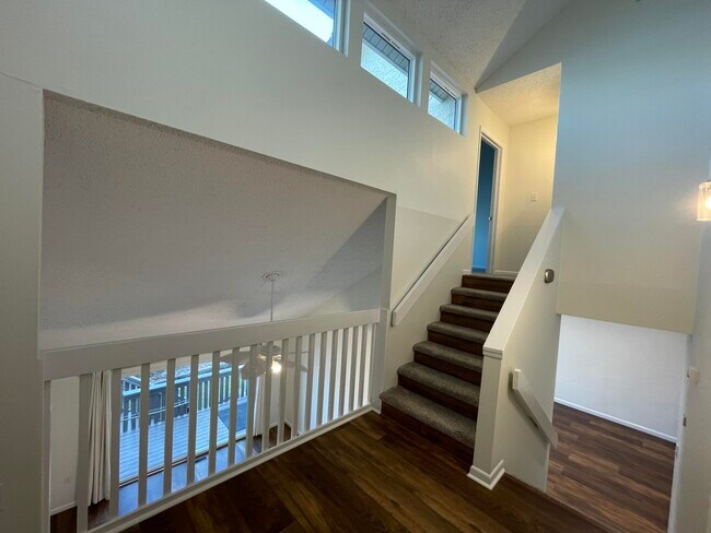 Building Photo - 30 Marina Cove Dr