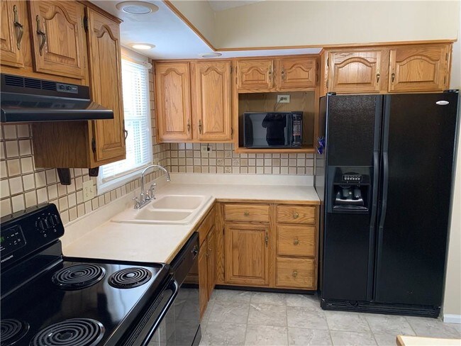 Building Photo - 3 Barringer Dr