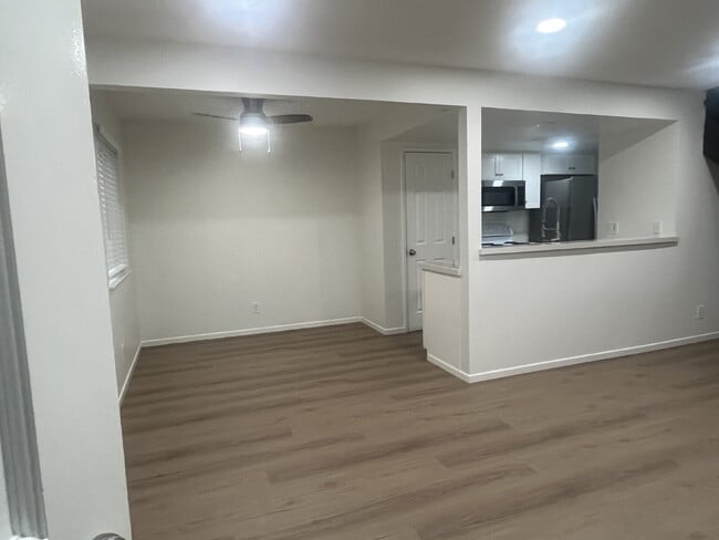 Building Photo - Charming 2-Bedroom Condo with Elegant Upgrades