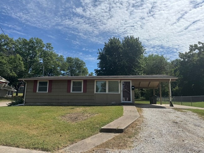 Primary Photo - Single Family Home in Central Columbia