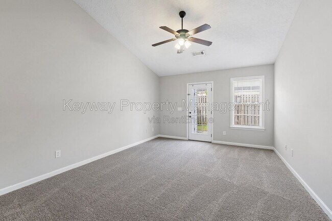 Building Photo - 109 Kousa Ln