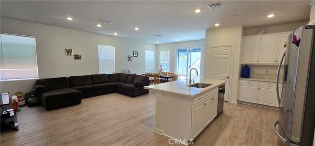 Building Photo - 4688 Florence Dr