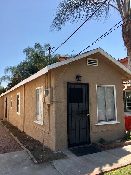 Building Photo - 606 W 4th Ave