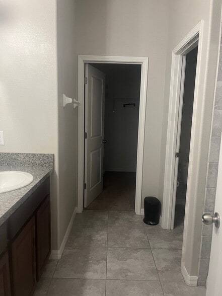 Building Photo - 6357 Shore Vista Pl