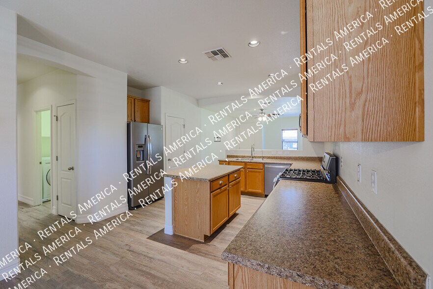 Building Photo - 21821 E Gold Canyon Dr