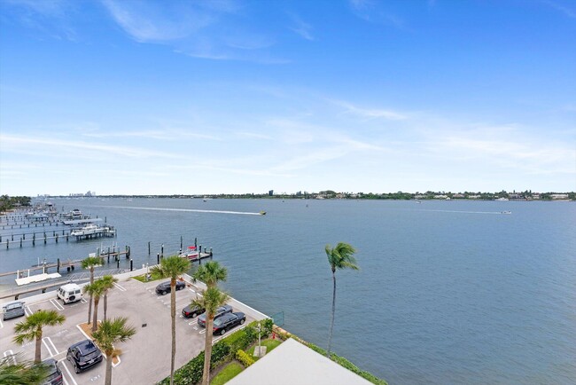 Building Photo - 2800 N Flagler Dr