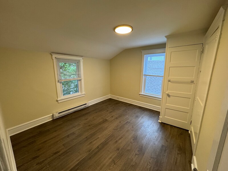 Building Photo - 321 Wesley Ave