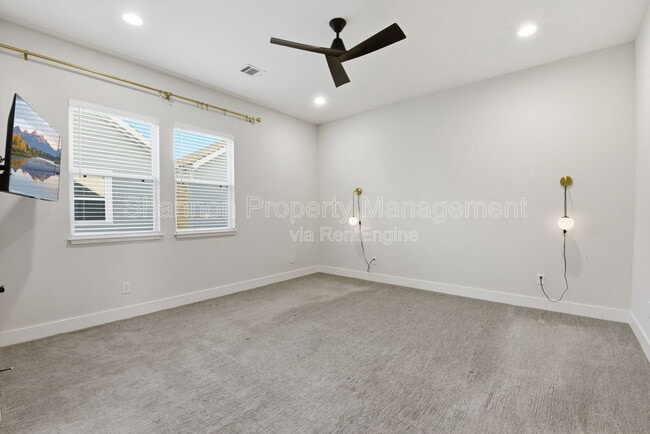 Building Photo - 2204 Lou Ellen Ln