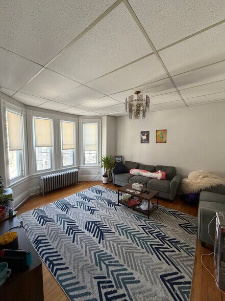 Building Photo - 384 Washington St