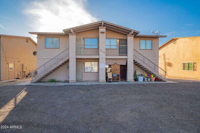 Primary Photo - 7144 N 66th Dr