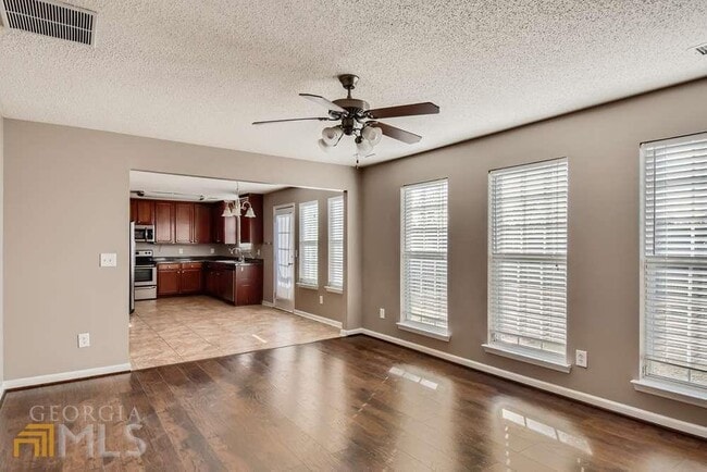 Building Photo - 145 Cotton Dr