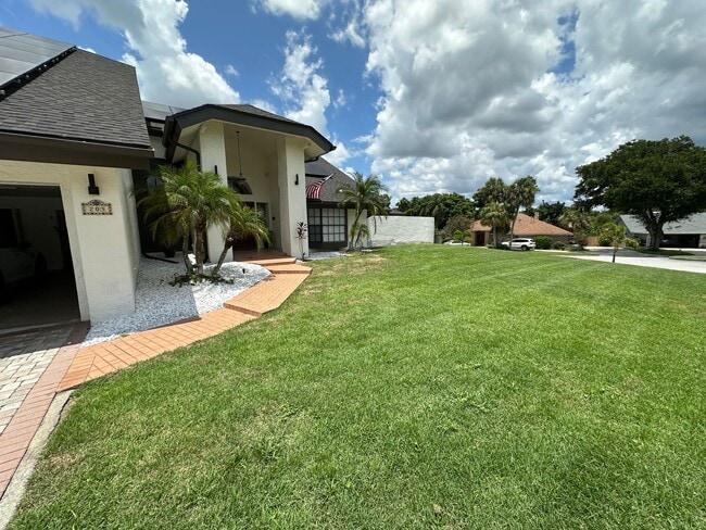 Building Photo - 4 Bedroom 3 Bathroom in Winter Haven