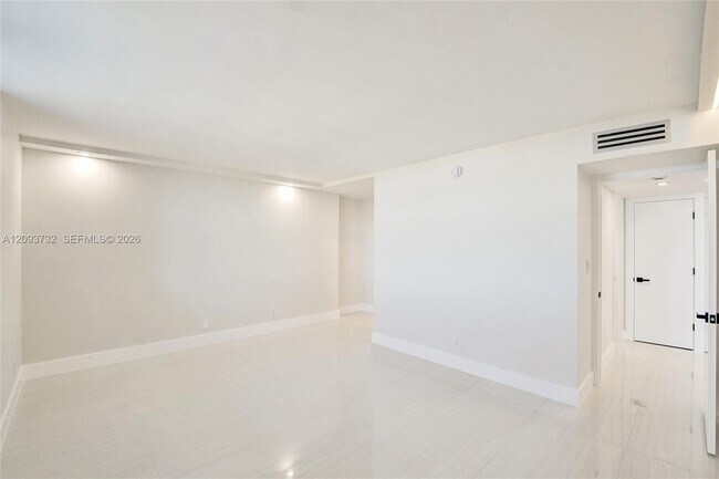 Building Photo - 1400 S Ocean Dr