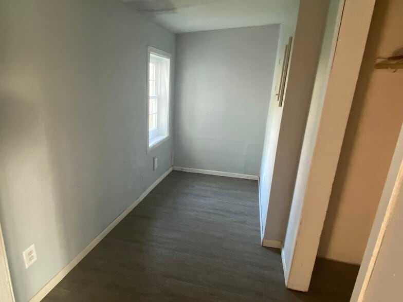 Office - 605 N Market St