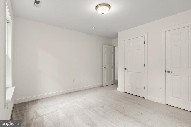 Building Photo - 15900 Tanyard Rd