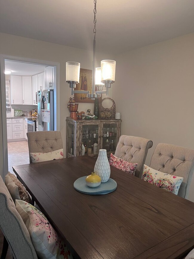 Building Photo - Charming 3Bed/3Bath SFH in Nottingham