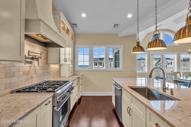 Building Photo - 2 Tradewinds Ln