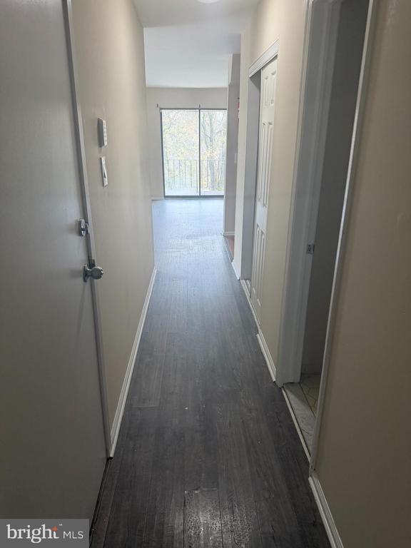 Building Photo - 526 Gia Cir