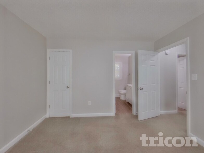 Building Photo - 5120 Blue Spruce Ln