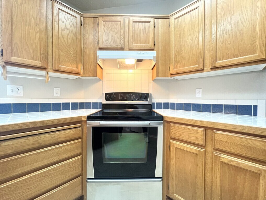 Building Photo - 4160 E Carnation Ct