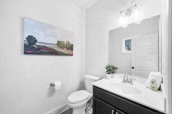 Building Photo - Large 3 Bedroom 3 1/2 Bath Condo For Rent ...