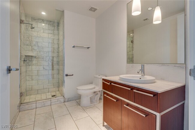 Building Photo - 4471 Dean Martin Dr