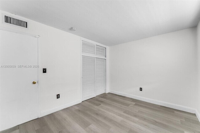 Building Photo - 7560 SW 82nd St