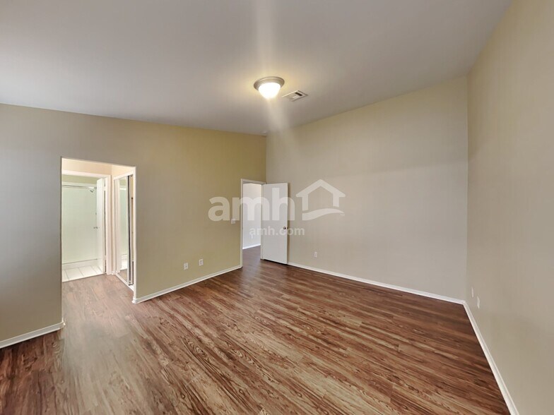 Building Photo - 1812 Sierra Valley Way