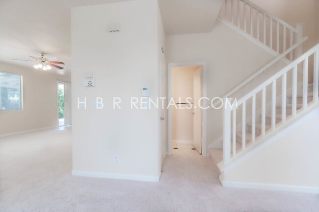 Building Photo - Charming 4 Bed, 2.5 Bath Home in Manteca, ...