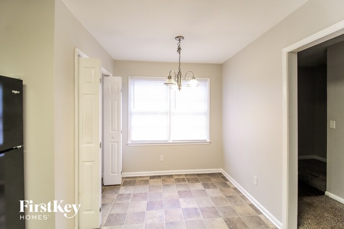 Building Photo - 5266 Ridge Forest Dr