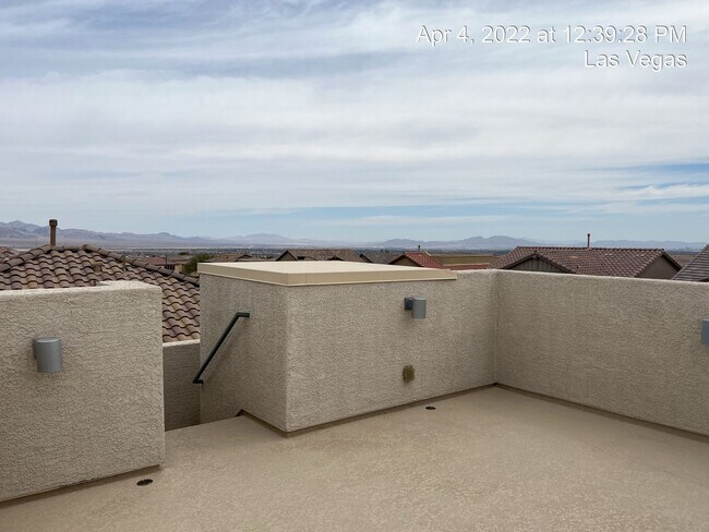 Building Photo - 3 Bedroom w/ Rooftop Deck in Providence