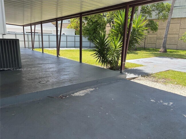 Building Photo - 2906 NW 13th St