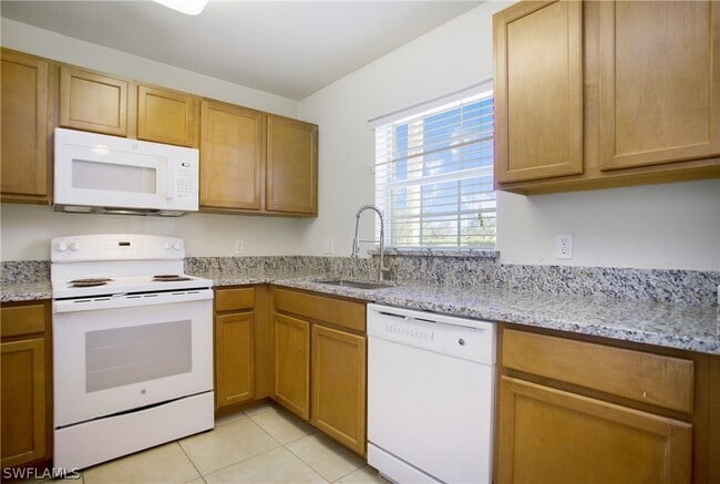 Building Photo - 9089 Gervais Cir