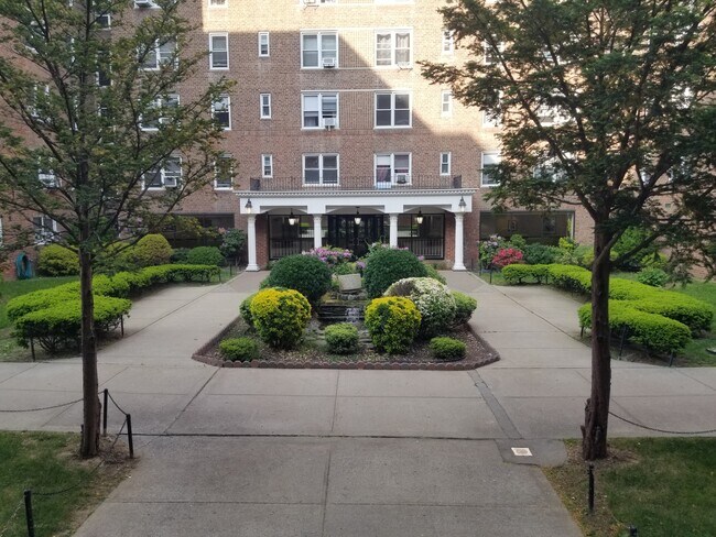 Primary Photo - 10537 64th Ave