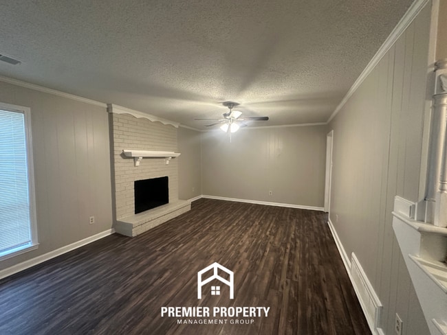 Building Photo - 2814 Baywood Dr