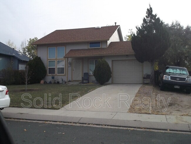 Building Photo - 935 Greenbrier Dr