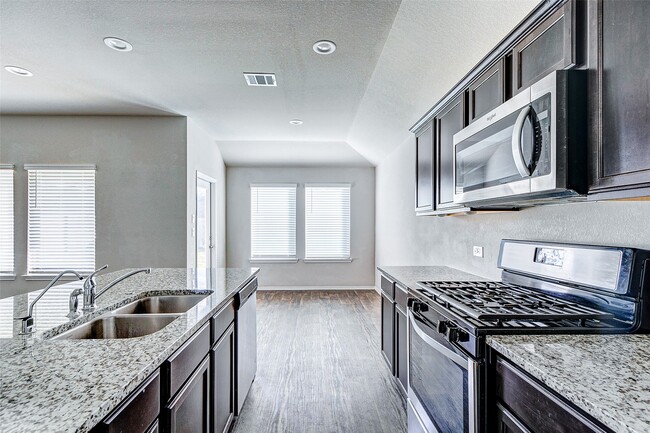 Building Photo - 40454 Red Poppy Ln