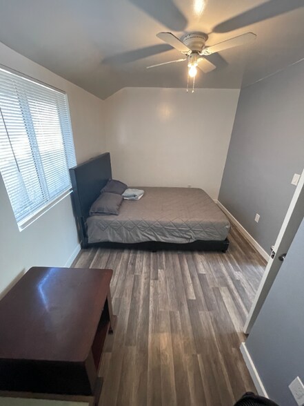 Building Photo - 2115 N Raymond Ave